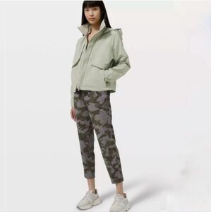 Lululemon Always Effortless Jacket in Green Fern Size 8